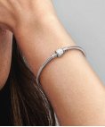 Pandora Marvel Logo Clasp Snake Chain Joia Pulseira Mulher 592561C01 Pandora Marvel Logo Clasp Snake Chain Joia Pulseira Mulher 592561C01