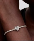 Pandora Sparkling Heart Joia Conta Mulher 794240C01