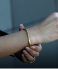 Pereirinha Linear Joia Pulseira Bangle Ouro 18K e Diamante Mulher BY0001BD4 01