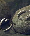 Uno de 50 Indonesia Kanwa Beach Joia Pulseira Bangle Mulher PUL1915MTL0000M Uno de 50 Indonesia Kanwa Beach Joia Pulseira Bangle Mulher PUL1915MTL0000M